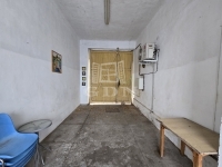 Madaras Üzlethelyiség 4