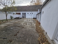 Madaras Üzlethelyiség 8