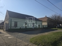 Kunbaja Üzlethelyiség 1