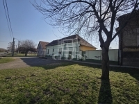 Kunbaja Üzlethelyiség 4