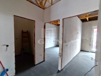 Kistarcsa Совмещенный дом 11