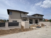 Dunaharaszti 双面别墅 0