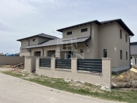 出卖 双面别墅 Dunaharaszti, 160m2