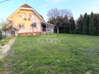 Dunaharaszti Family House 22