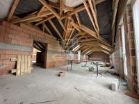 Budaörs 公寓房（砖头） 32