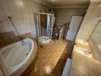 Budapest XVI. kerület Совмещенный дом 40