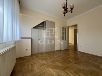 Budapest XVI. kerület Совмещенный дом 27