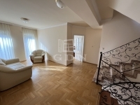 Budapest XVI. kerület Совмещенный дом 19