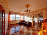 Inárcs 家庭别墅 1