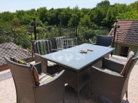 Eladó családi ház Balatonfűzfő, 350m2