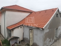 Enying Üzlethelyiség 8