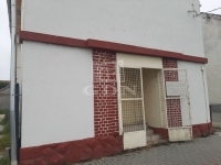 Enying Üzlethelyiség 1