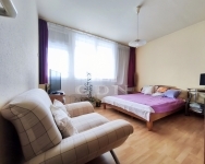 Zalaegerszeg Lakás (csúsztatott zsalu) 1