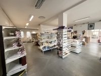 出卖 商业用 - 店铺 Törökbálint, 162m2