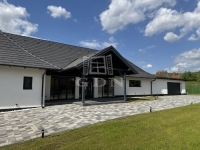 Eladó családi ház Mór, 220m2