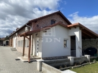 Úrhida 家庭别墅 17