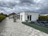 Úrhida 家庭别墅 20