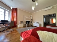 Eladó lakás (téglaépítésű) Székesfehérvár, 130m2