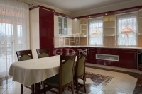 Úrhida Casa Familiala 5