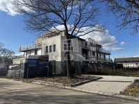 Gárdony Üzlethelyiség 7