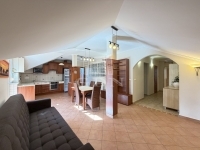 Kiadó lakás (téglaépítésű) Székesfehérvár, 109m2