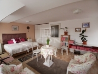 Veszprém Совмещенный дом 8