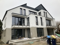 Eladó lakás (téglaépítésű) Budapest III. kerület, 143m2