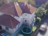 Budaörs 双面别墅 7