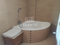 Budaörs 双面别墅 5