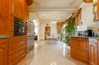 Kerepes 家庭别墅 8