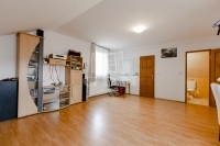 Budapest XVI. kerület Совмещенный дом 23