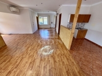 Maglód Üzlethelyiség 4