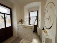 Vác Üzlethelyiség 0