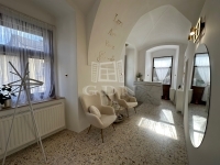 Vác Üzlethelyiség 1